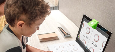 Befreien Sie die Dokumentenkamera, die in Ihrem Laptop steckt, mit der Mirror-Cam von IPEVO