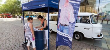 Der weiße BARKAS kehrt zurück – Infostand zur beruflichen Rehabilitation in Chemnitz