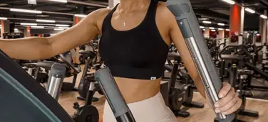 Fitnessmodel und Influencerin Stephanie Davis bleibt clever fit treu