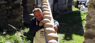 Kulinarisches Kulturgut: 59 heiße Brot-Öfen und Markt der Herbstschätze
