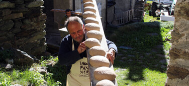 Kulinarisches Kulturgut: 59 heiße Brot-Öfen und Markt der Herbstschätze