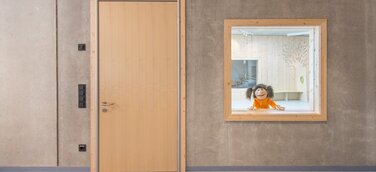 Nachhaltige Kombination – Fingerschutztüren mit Holzzargen