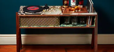Rhythmisch-heiße Weihnachten mit BACARDÍ und der limitierten ,,Vinyl Bar Konsole‘‘