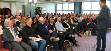 Corona als Chance: Rednermacher Heinrich Kürzeder gibt Karriere-Tipps