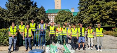 Säckeweise Dreck - Cleanup am Havelufer von Spandau Arcaden und Bezirksamt Spandau macht richtig sauber