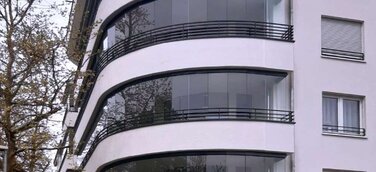 Glasklarer Rundumblick mit Schallschutz