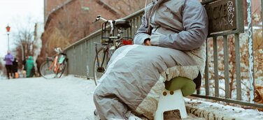 Leben retten in der Kältesaison– Berliner Shoppingcenter spenden Sheltersuit