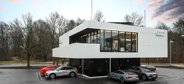 Audi charging hub: Lounge