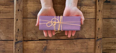 Bescherung mit MamaMANNA: Arbeitsplätze schenken und doppelt freuen