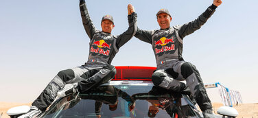 Emotionaler erster Sieg in der Wüste: Audi RS Q e-tron gewinnt in Abu Dhabi