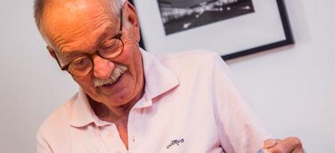 Richtungswechsel der Emotionen: Symptome wie Unruhe, Aggressivität oder Antriebslosigkeit nehmen bei regelmäßiger Teilnahme an der von Ergotherapeut:innen angebotenen Gruppentherapie ab, positive Gefühle kehren zurück. 