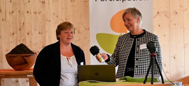 Gründungsfeier der School of Participation, Mirjam Neyrinck und Ruth Beilharz.