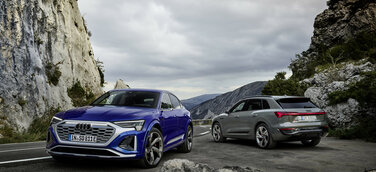 Audi SQ8 Sportback e-tron quattro, Standaufnahme, Farbe: Ultrablau Metallic.