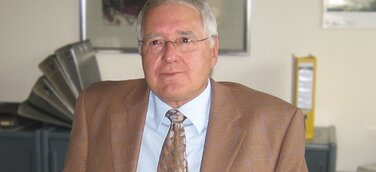 Foto Hans-Jürgen Gust, ausgewiesener Kenner der Baubeschlagbranche	