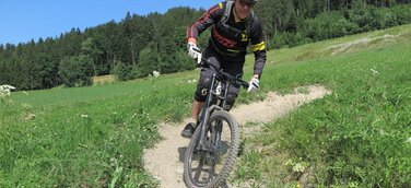 Sicher und mit viel Spaß bergab fahren mit dem Mountainbike