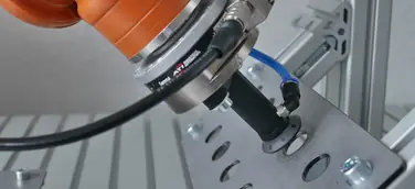 Forschungsprojekt VADER gestartet: Assistenzsystem zur Automatisierung von Produktionsprozessen mit Robotern