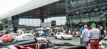 180 Oldtimer fahren bei der legendären Rallye mit. Die Audi Tradition ist mit vier historischen Fahrzeugen vertreten.