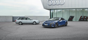 Modelle v.l.n.r. (Standaufnahme): Audi S6 plus, Audi RS e-tron GT, Farbe: Ascariblau