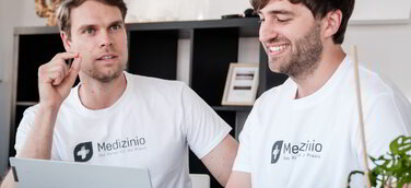 Medizinio Geschäftsführer Christoph Bartram und Marvin Schön