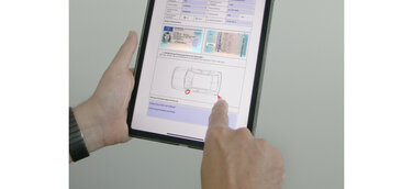 Die DIGIT:Pro-App bringt das Corporate Design 1:1 auf Smartphone oder Tablet. Der DIGIT:Pro-Server liefert an die App automatisch gerätespezifische Design- und Sprachversionen.