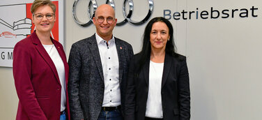 Das neue Führungstrio des Betriebsrats bei Audi in Ingolstadt: Betriebsratsvorsitzender Jörg Schlagbauer und seine Stellvertreterinnen Rita Beck (r.) und Karola Frank (l.).
