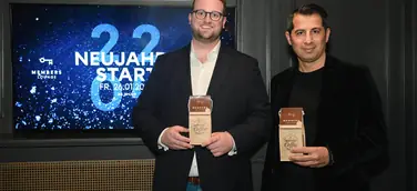 Frederic Peters und Sharam Honarbakhsh freuen sich über Kooperation