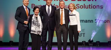  (Von links nach rechts): Kaya Busch, Ayhan Busch, Prof. Dr. Dr. h.c. mult. Hermann Simon, Sami Busch, Ayla Busch. 