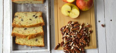 Backmischung für Kuchen mit Äpfel und Pekannüssen