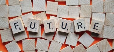 Zukunft gelegt mit Scrabble Buchstaben 