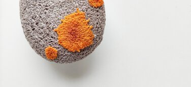 Itamar Yehiel mit "Floating Pebbles" in der MAX54 Gallery in Augsburg