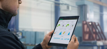 Mit Version 3.2 ermöglicht ibaDaVIS Dashboards in Echtzeit und neue Perspektiven auf Zeitbereichsdaten