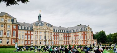Sundowner-Yoga-Picknick, Sommerevents in Münster