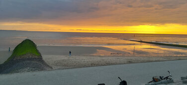 Auszeit am Meer, Strand und Sonnenuntergang