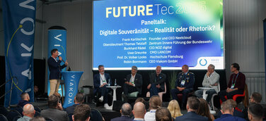 Die Paneltalkspeaker auf der Bühne