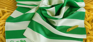 Barilla Halstuch aus Satin Seide grün beige auf Nudeln dekoriert