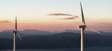 Windräder in den Bergen