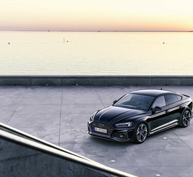 Gesteigerte Emotionen: die neuen competition-Pakete für den Audi RS 4 Avant und Audi RS 5