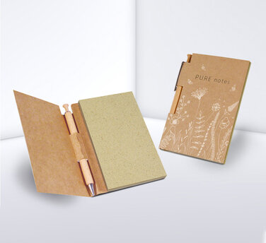 Sichtbar nachhaltig:  Bei der Produktlinie PURE notes sind die Naturmaterialien wichtigstes Gestaltungselement.