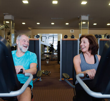 Krafttraining über 50 Jahren kann ihre Beweglichkeit und Kraft verbessern!