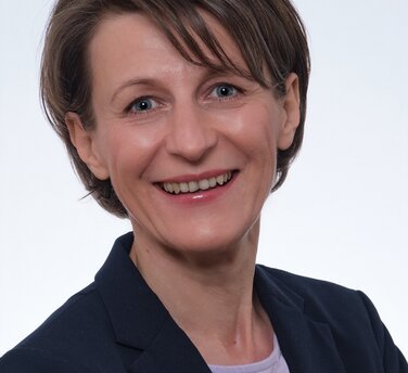 Mentalcoach Snjezana Bacher hilft ihren Klienten, realistische Ziele zu setzen und effektive Strategien zur Umsetzung ihrer Vorsätze zu entwickeln.