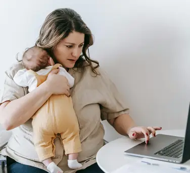 Die BKK GILDEMEISTER SEIDENSTICKER unterstützt mit der digitalen Hebammenberatung Kinderheldin