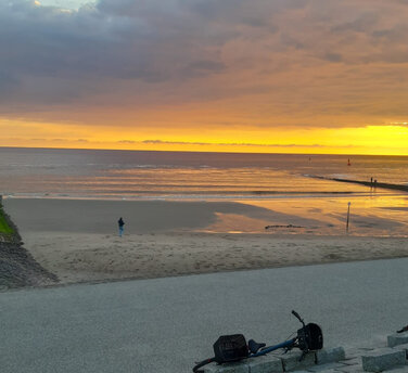 Auszeit am Meer, Strand und Sonnenuntergang