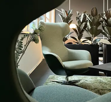 Produktvorstellung auf der SMV Hausmesse Insights 2025: Der neue Premium-Loungesessel Rook 