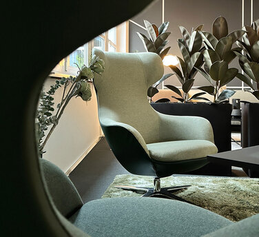 Produktvorstellung auf der SMV Hausmesse Insights 2025: Der neue Premium-Loungesessel Rook 