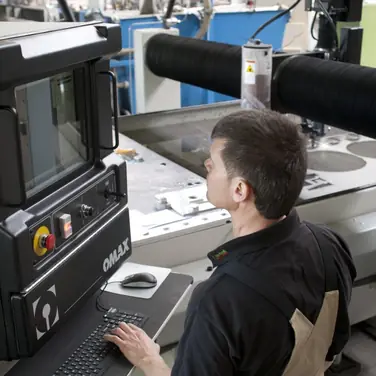 Bartsch GmbH: Seit 15 Jahren pure Präzision mit Wasserstrahlschneiden für nahezu alle Materialien