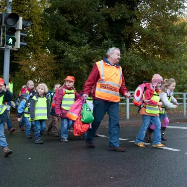 WalkingBus in Osnabrück: Diesterwegschule aus Schinkel-Ost steigt zu - Ab Herbst werden Kinder zu fünf Schulen begleitet