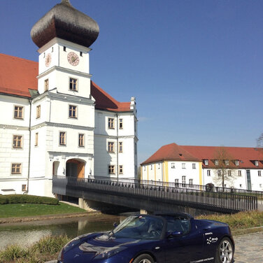 Auf Schloss Hohenkammer dreht sich alles um Elektrofahrzeuge