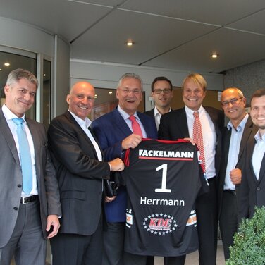 Handball-Bundesliga: HC Erlangen dankt Staatsminister Joachim Herrmann