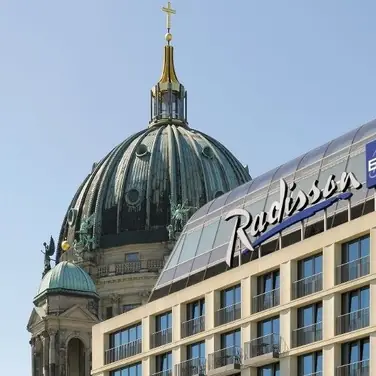 Radisson Blu Hotels Berlin und Hamburg als Top-Arbeitgeber ausgezeichnet