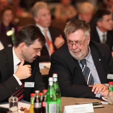 Dr. Rainer Sasama als Vorsitzender des Sprecherrates des DUK Arbeitnehmerforums verabschiedet